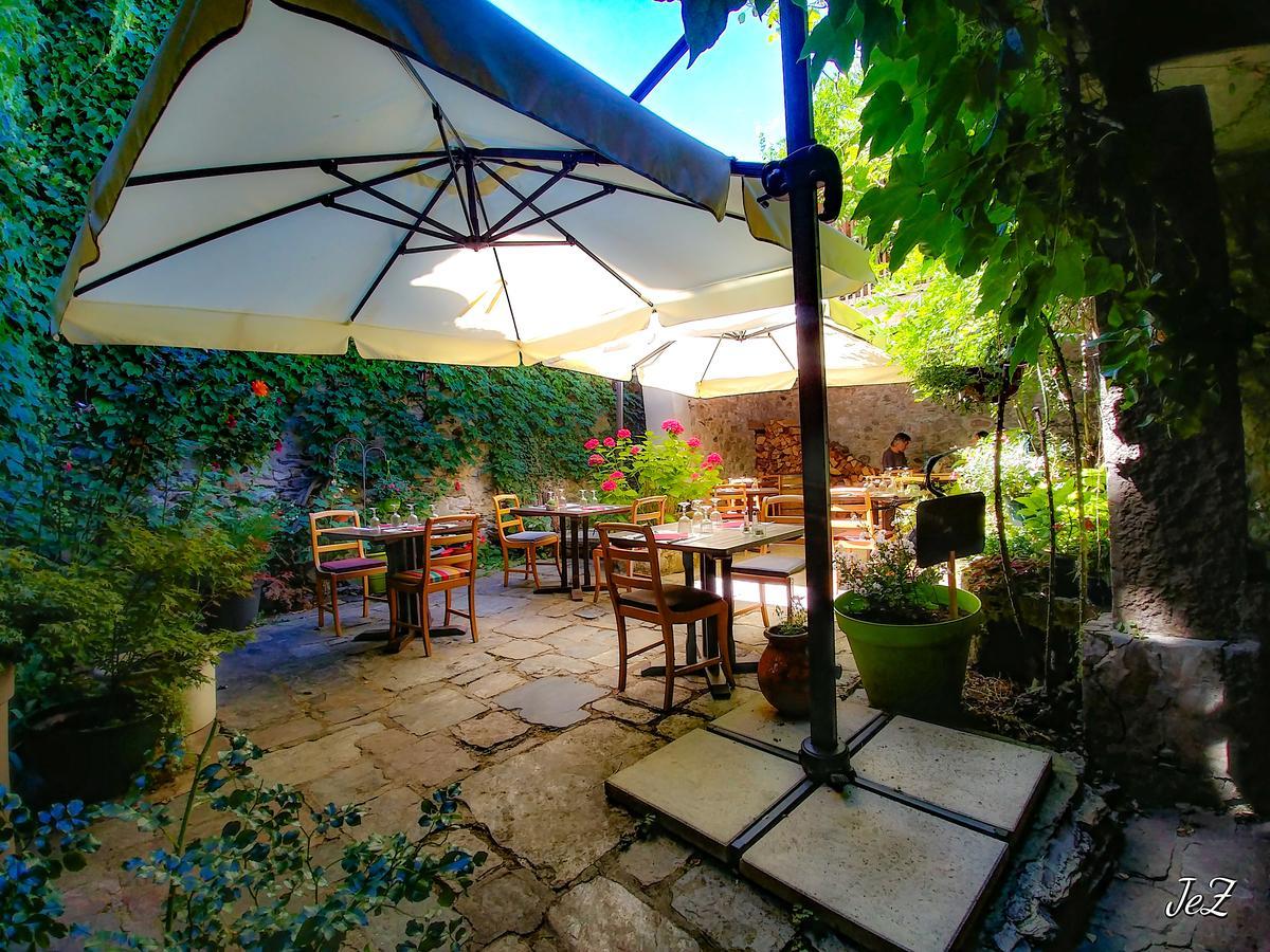 Les Tables De La Fontaine Florac Exterior foto